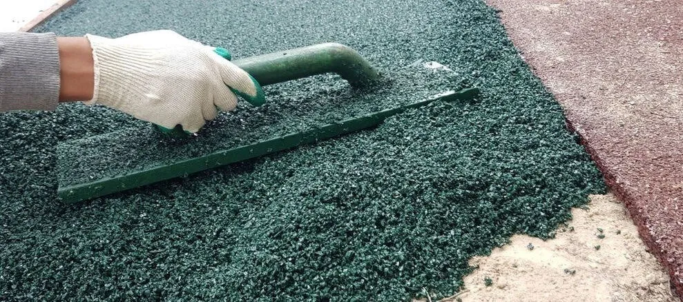 Можно ли укладывать резиновое покрытие на грунт в Сергиевом Посаде?