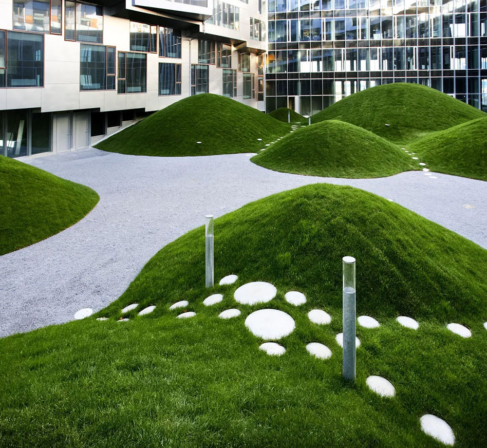 искусственный газон для оформления зданий
